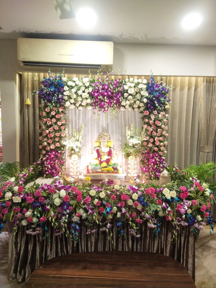 SF-62 — Grand Ganesha mantap with pink roses, purple orchids and long flower table decoration